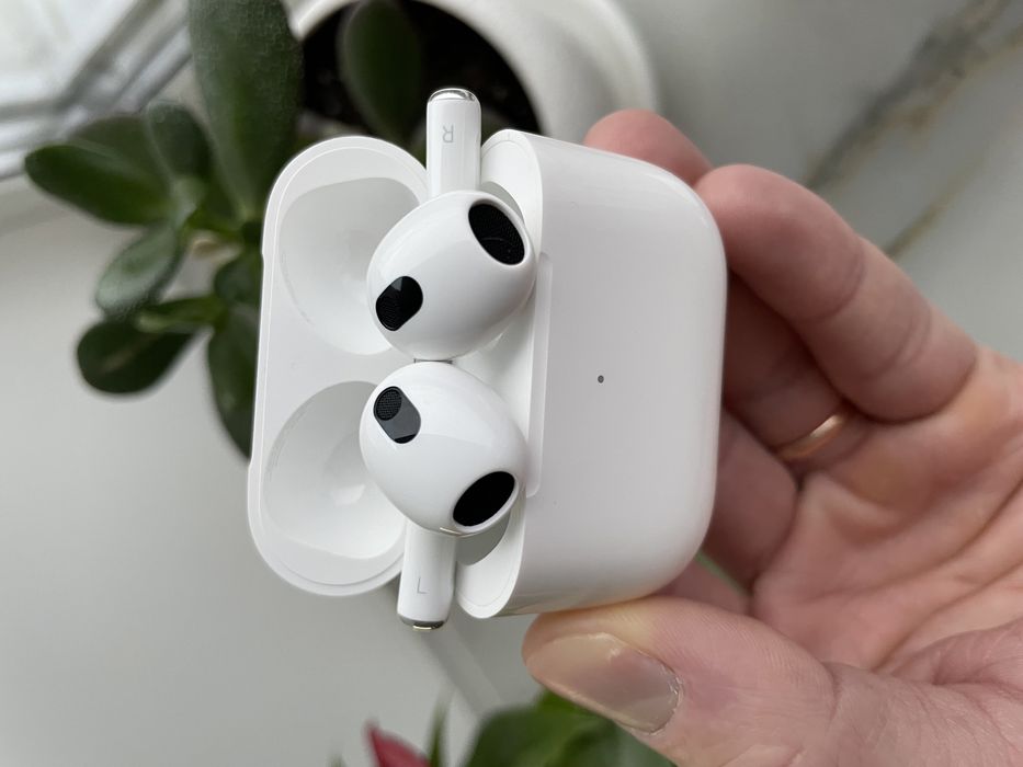 Apple AirPods 3rd Generation (MME73AM/A)