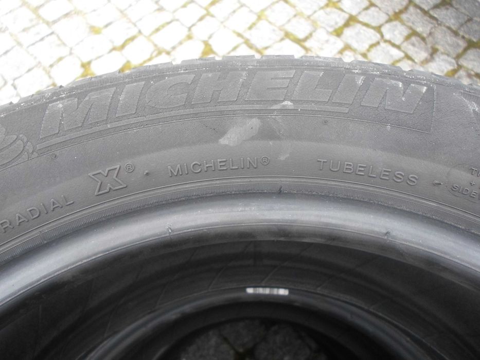 Dois pneus  Michelin