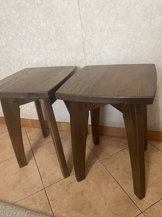 Табуретки деревʼяні, табуретки