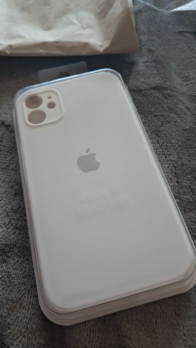 2 чохли на iPhone 11 (скло в подарунок)