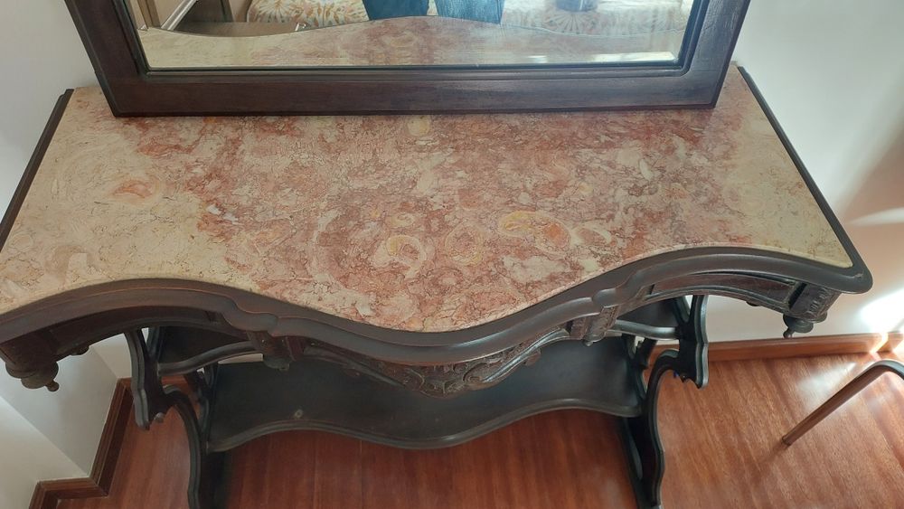 Credência com espelho