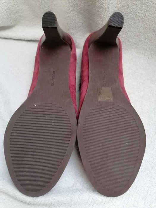 Czerwone zamszowe czółenka Lands’ End, r. 41