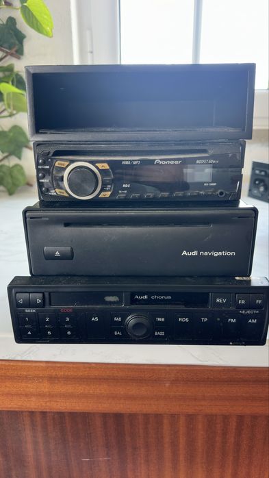 Rádio Pioneer + Audi Navigation + Audi Chorus