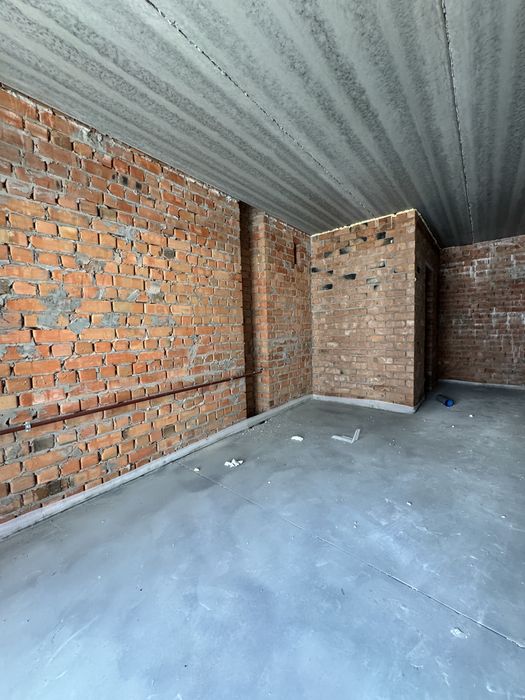 Продам НАЙДЕШВУ СТУДІЮ НА ГАЗУ !!! 26,5 м2 з великими панорамними вікнами !Власна набережна .ДЕРЖПРОГРАМИ ! Без комісіі для покупця .