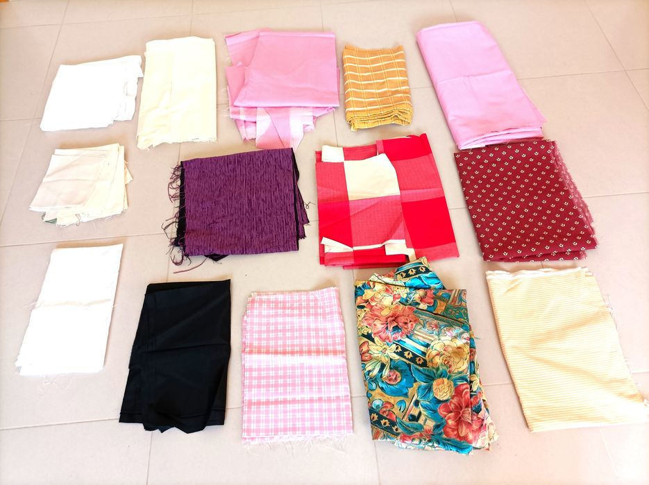 Lote de Pedaços de Tecido para PatchWork (3.75 Kgs)