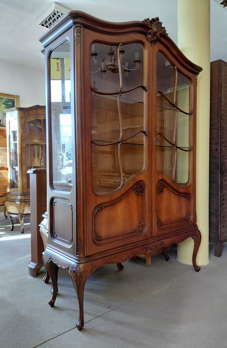 Piękna witryna - serwantka Ludwik Warrings po renowacji