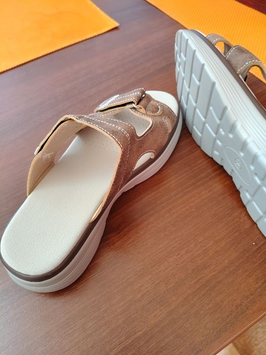 Nowe ,tanie klapki