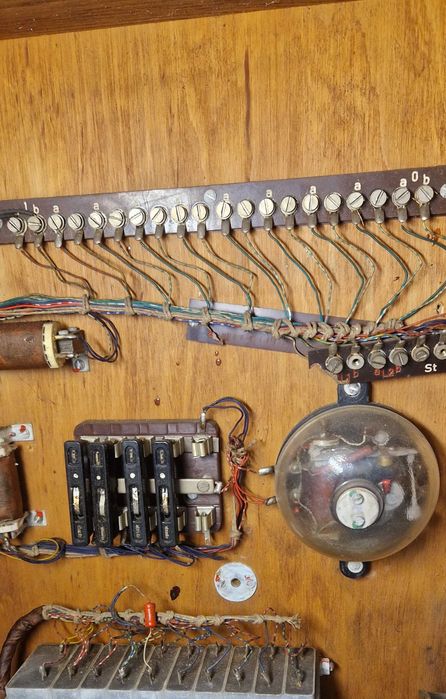Stara centrala łącznica telefoniczna CB-10 - 1971r. z czasów PRL - zabytek