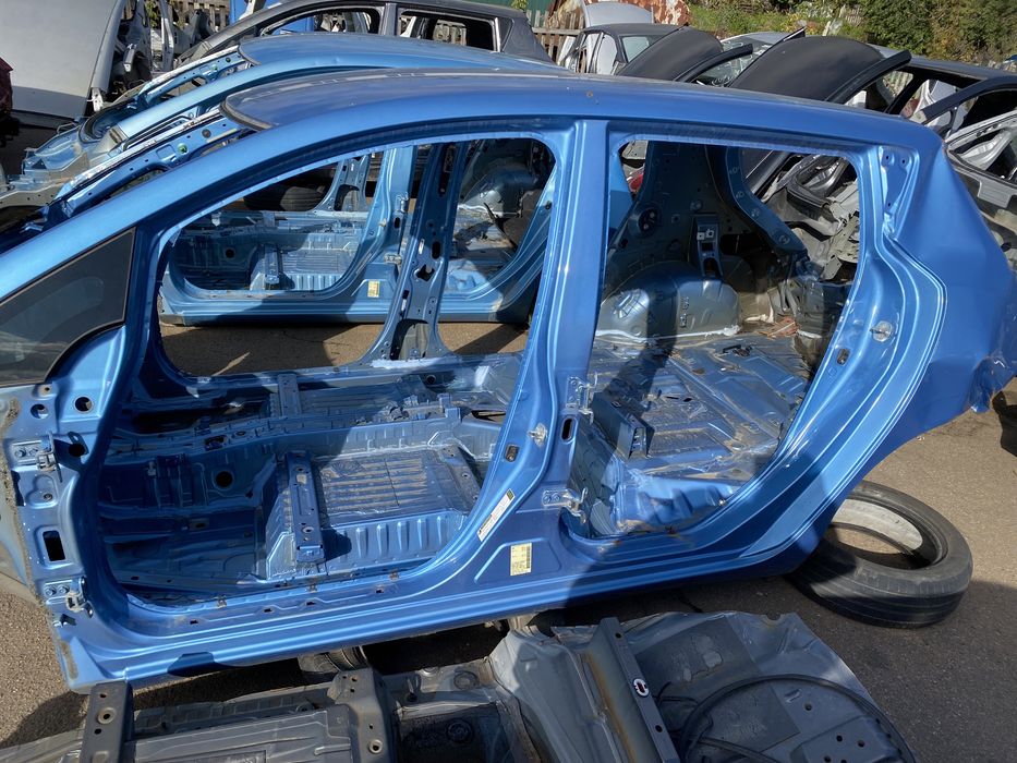 Поріг лівий стійка ліва кузов до Ніссан Ліф Nissan Leaf 11-17 18-23