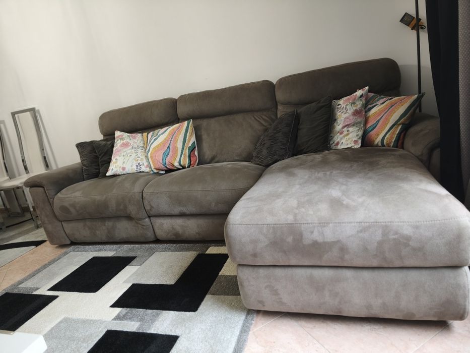 Sofá de 3 lugares com chaise longue e assento reclinável
