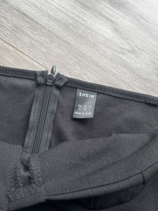 Piękna sukienka mini mała czarna  shein S36