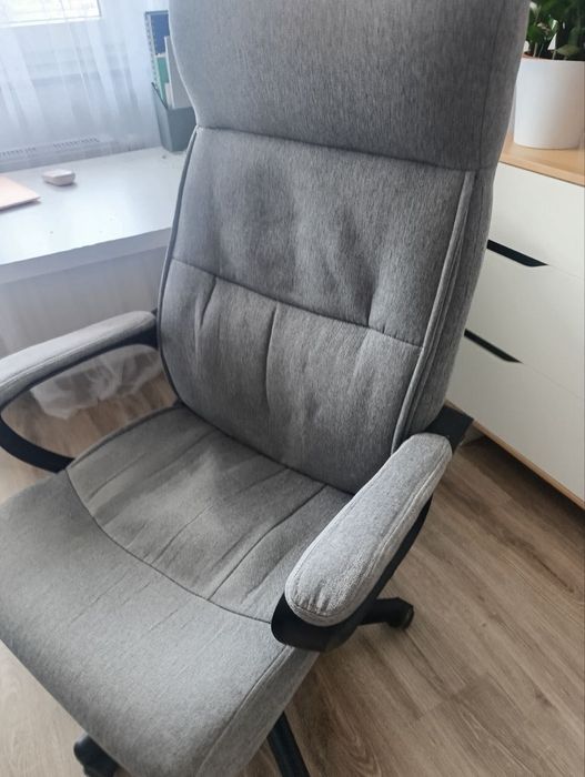 Fotel biurowy obrotowy, szary, bardzo dobry stan
