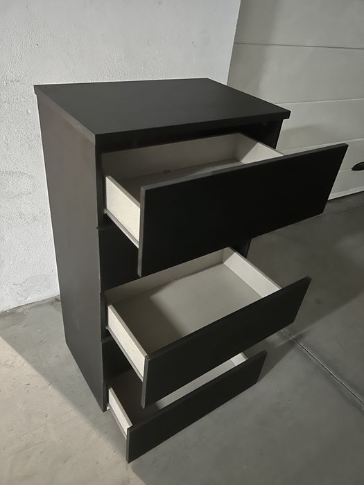 Quarto de casal em preto. Com cabeceira led camiseiro