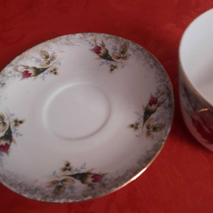 Filiżanki porcelanowe i talerzyki 2 sztuki