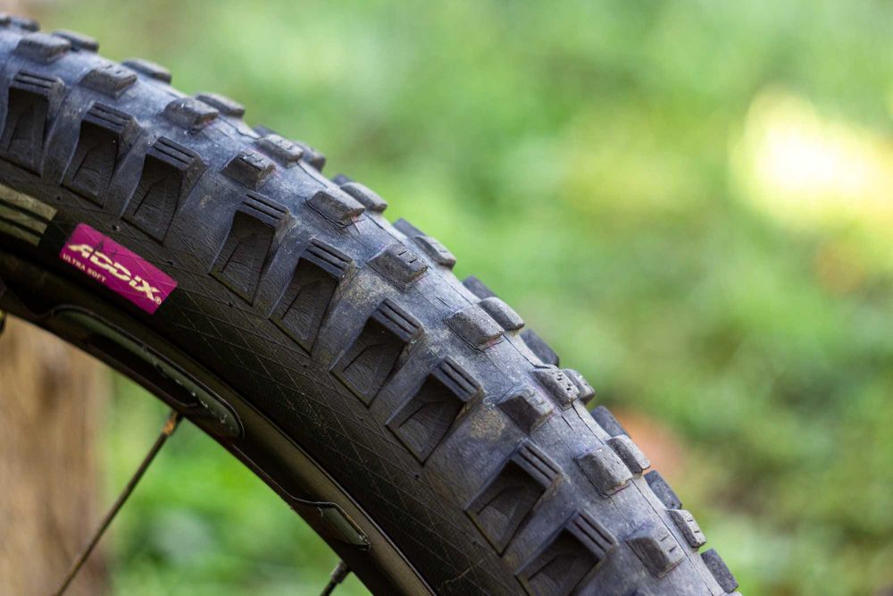 Покрышки 27.5 Schwalbe Magic Mary, Specialized Butcher