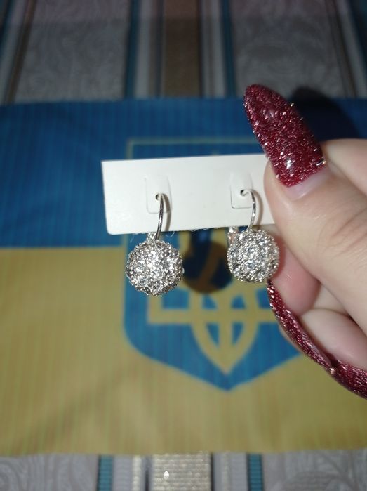 Сережки з камінцями