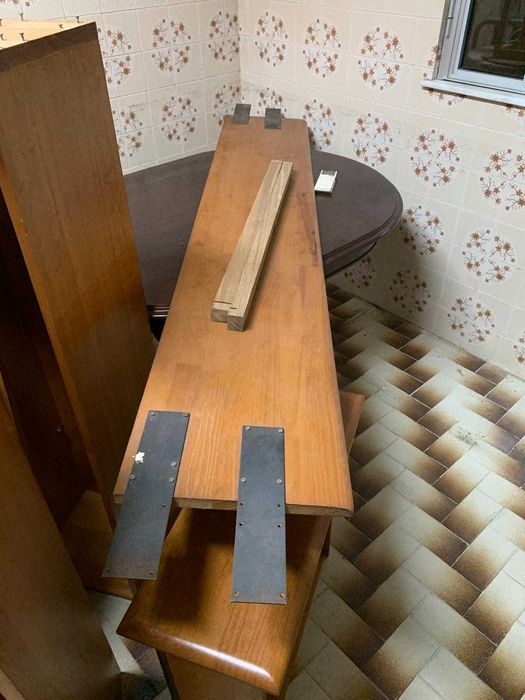 Cama de Solteiro com estantes