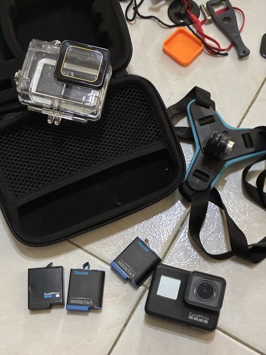 Gopro 7 black - com muitos acessorios