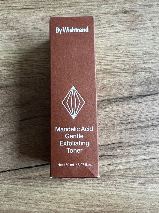 BY WISHTREND - Toner do twarzy z kwasem migdałowym