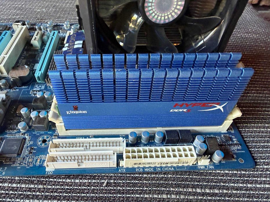 GA-870A-UD3 + Phenom II X4 965 BE + 16Гб DDR3