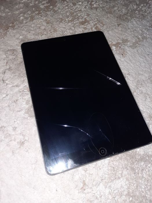 Планшет IPad Air 1 на запчастини