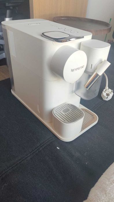 Nespresso Delonghi Lattissima One