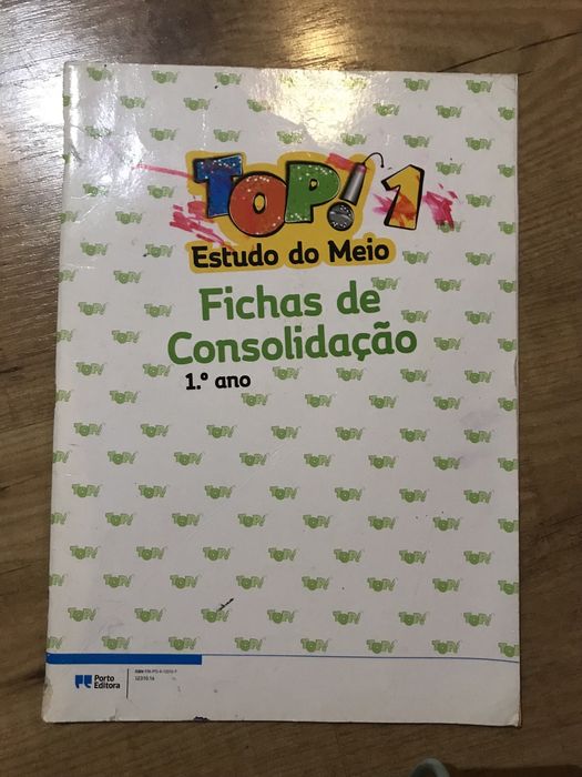 Livros de fichas e manuais escolares
