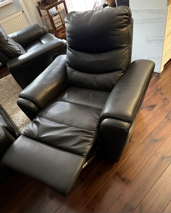 Шкіряне крісло реклайнер