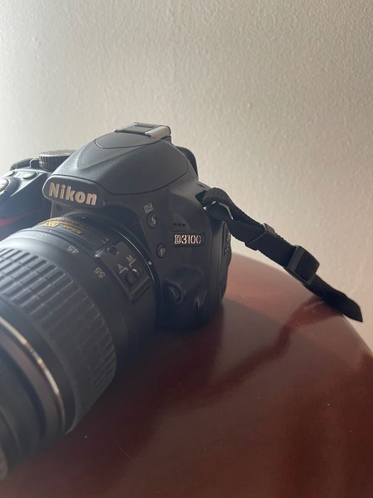 Câmara fotográfica Nikon D3100