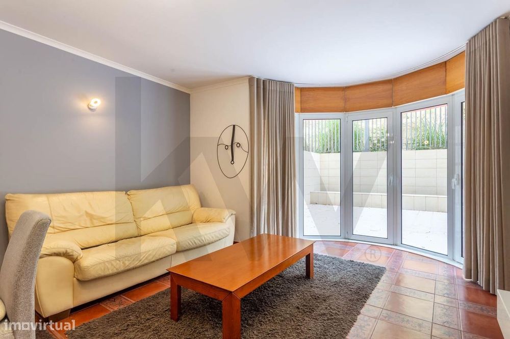 Arrendamento | Aluguer Apartamento T2 com 90m2 + terraço 70m2 + garage