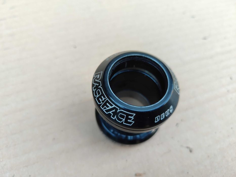 Klasyczne Stery 1 1/8" Race Face Deux