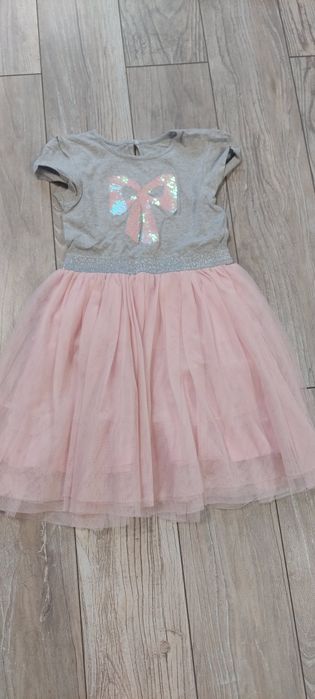 Sukienki tiulowe r 134