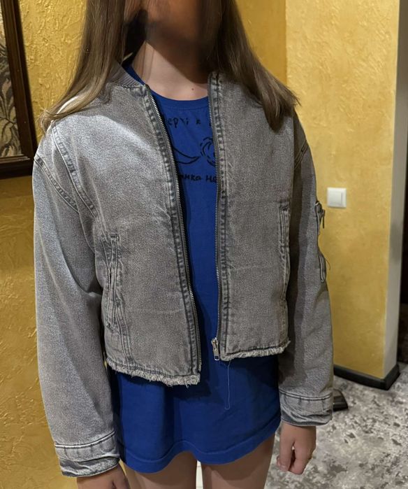 Продаж підліткової куртки Zara