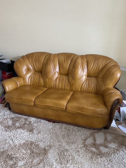 Шкіряний диван з кріслами