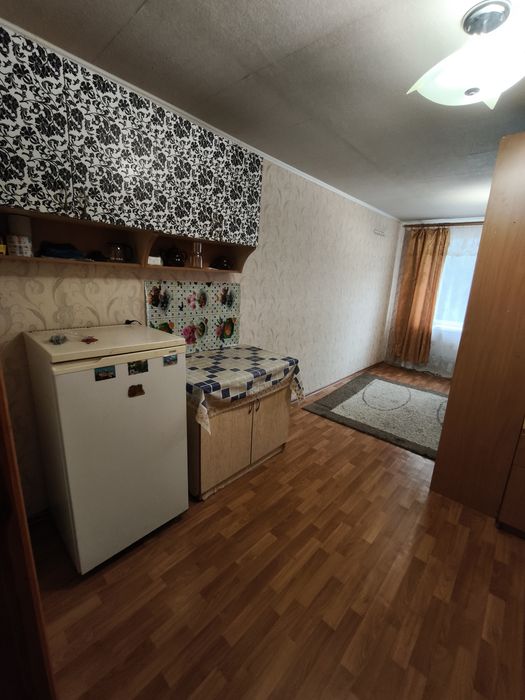 Продам кімнату з водою та пралкою вул. Хворостянка
