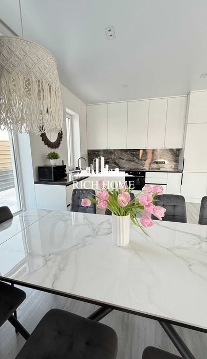 Унікальна пропозиція! Сучасний будинок, басейн з підігрівом, 8 соток