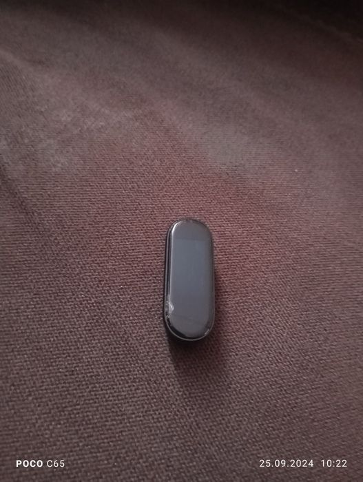 Opaska SmartBand 4 z ładowarką .