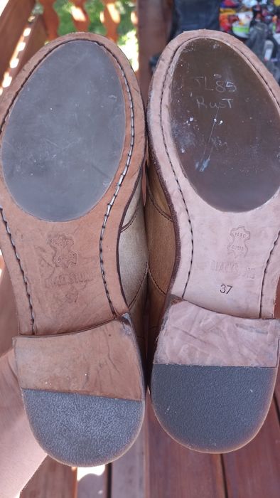 Продам Женские туфли кожани.