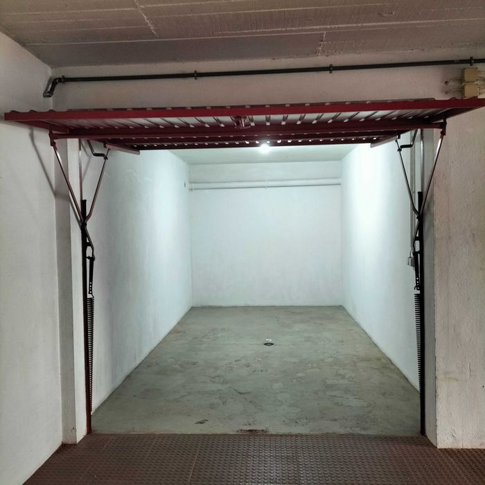 Garagem box em Alcochete , próximo dos Bombeiros