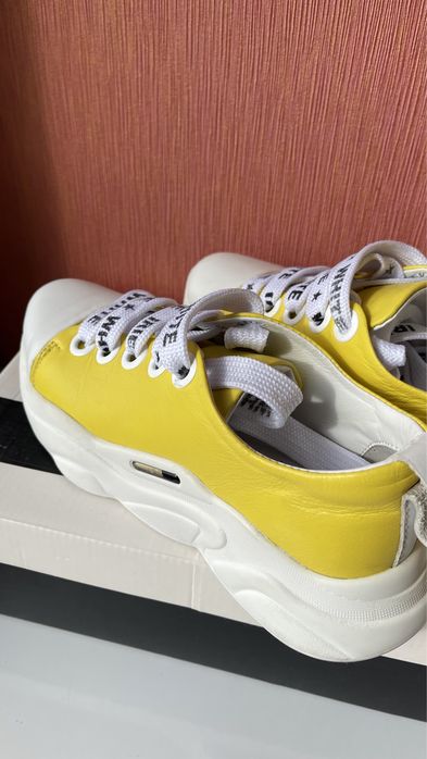 Кожаные кроссовки-36р