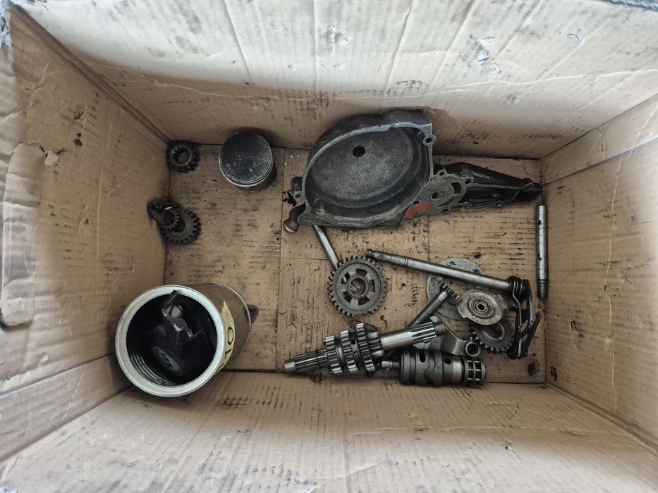 Silnik, wał Cagiva 125 Elefant, Aletta, części, cylinder