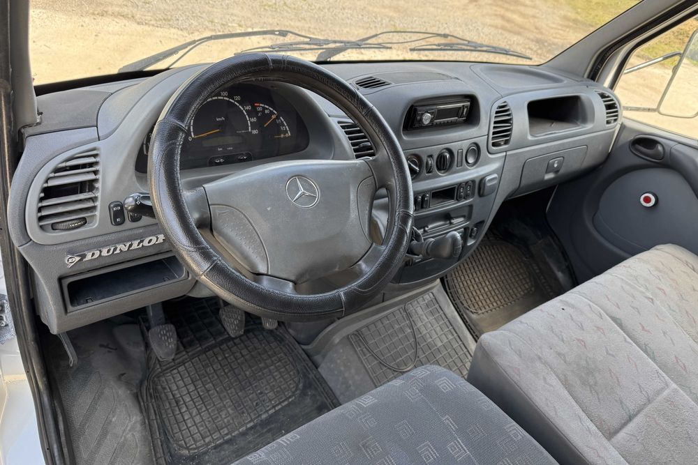 Мерседес вантажний MERCEDES SPRINTER 616