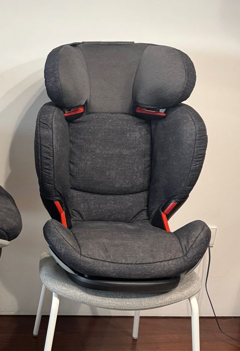 Cadeira Auto Bébé Confort RodiFix ISOFIX Grupo 2/3 (15-36 kg)
