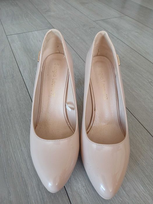 Buty na obcasie damskie
