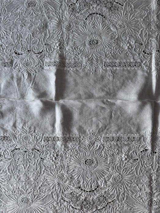 Toalha antiga Bordado Madeira com 12 guardanapos – 250 × 164 cm