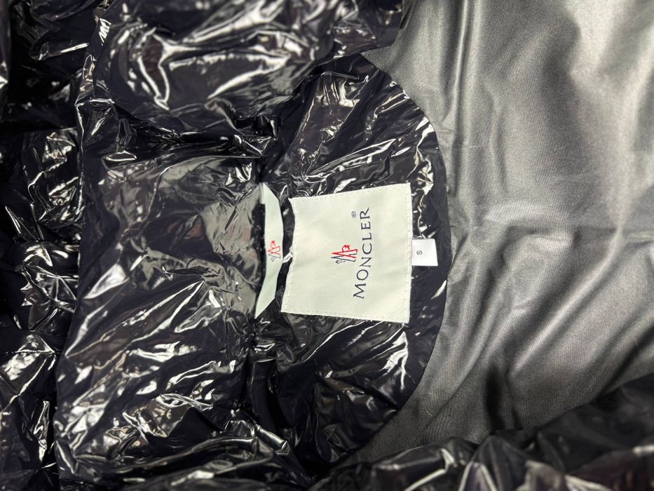 Пуховик Moncler Maya Глянцевий