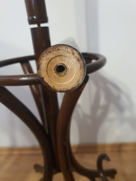 Stojący drewniany wieszak 185 wysokość