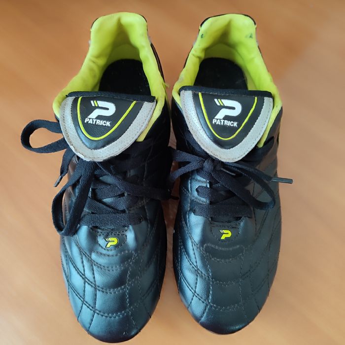 Бутсы, щитки футбольные