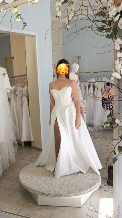 Продам весільну сукню