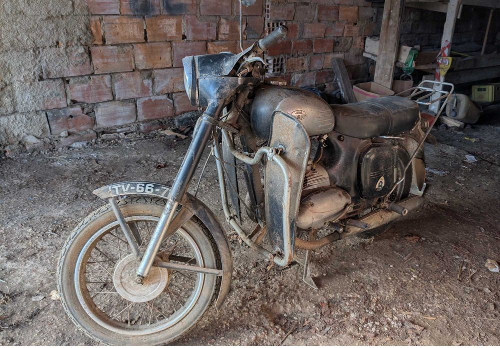 JAWA 250 (Para Restaurar)